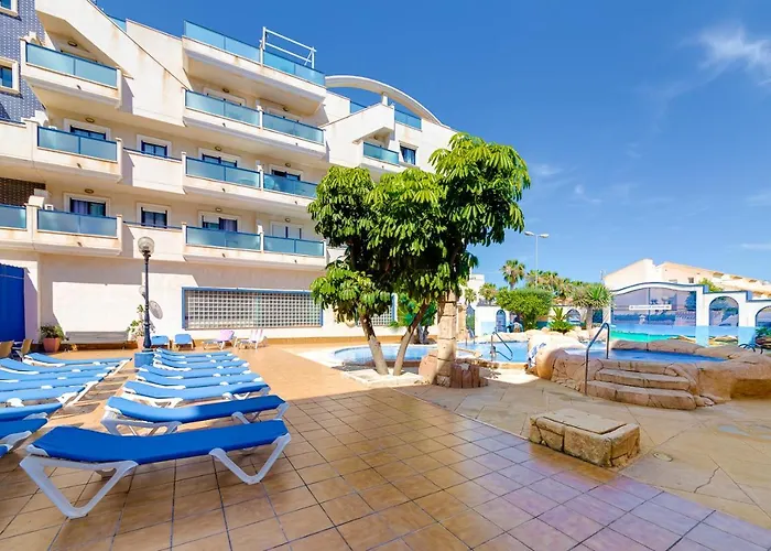 Penthouse Naomi With Two Terraces, Private Solarium, Sea View, Swimming Pool, With Underground Parking, Pets Allowed