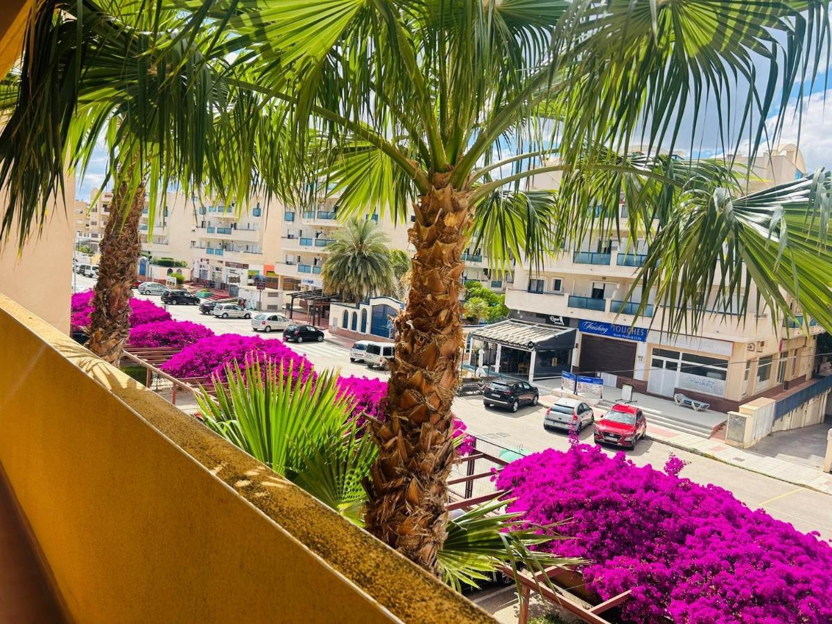 Penthouse Naomi With Two Terraces, Private Solarium, Sea View, Swimming Pool, With Underground Parking, Pets Allowed Apartamento *